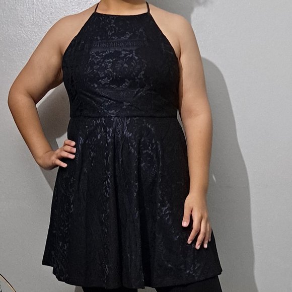 Black Floral Lace Square Neckline Criss-Cross Open Back Flare Mini Dress – Plus - Picture 3 of 10